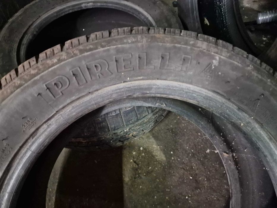 4 cauciucuri de iarna 215/55R16