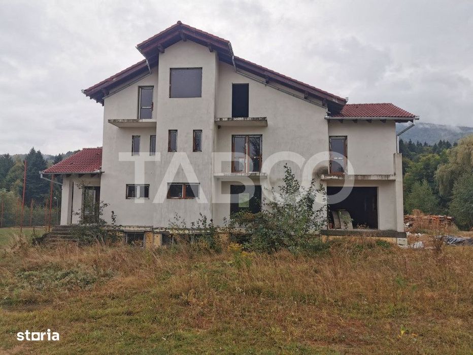 Pensiune  la Rosu480 mp de vanzare Statiune Climaterica Sambata de Sus