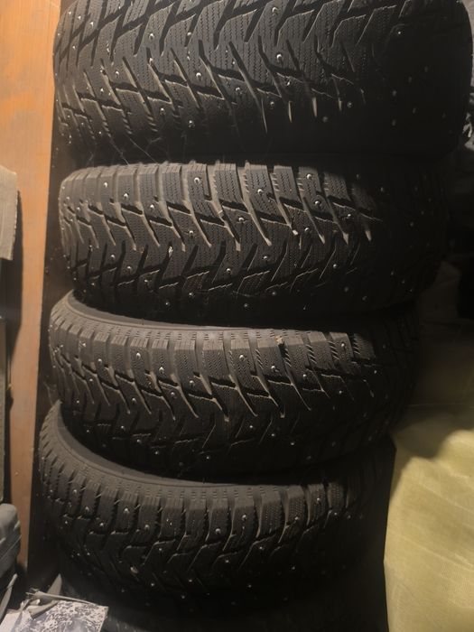 Резина 16 продам резину шипованные почти новы