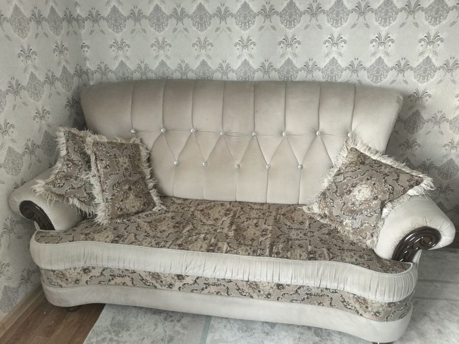 Продается диван с креслом