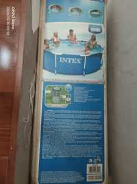 Продается каркасный бассейн INTEX
