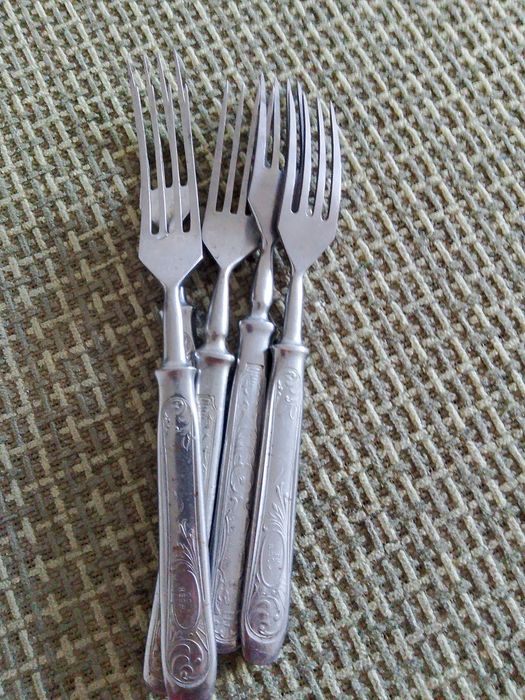 Продам 6 вилок советского производства,нержавейка