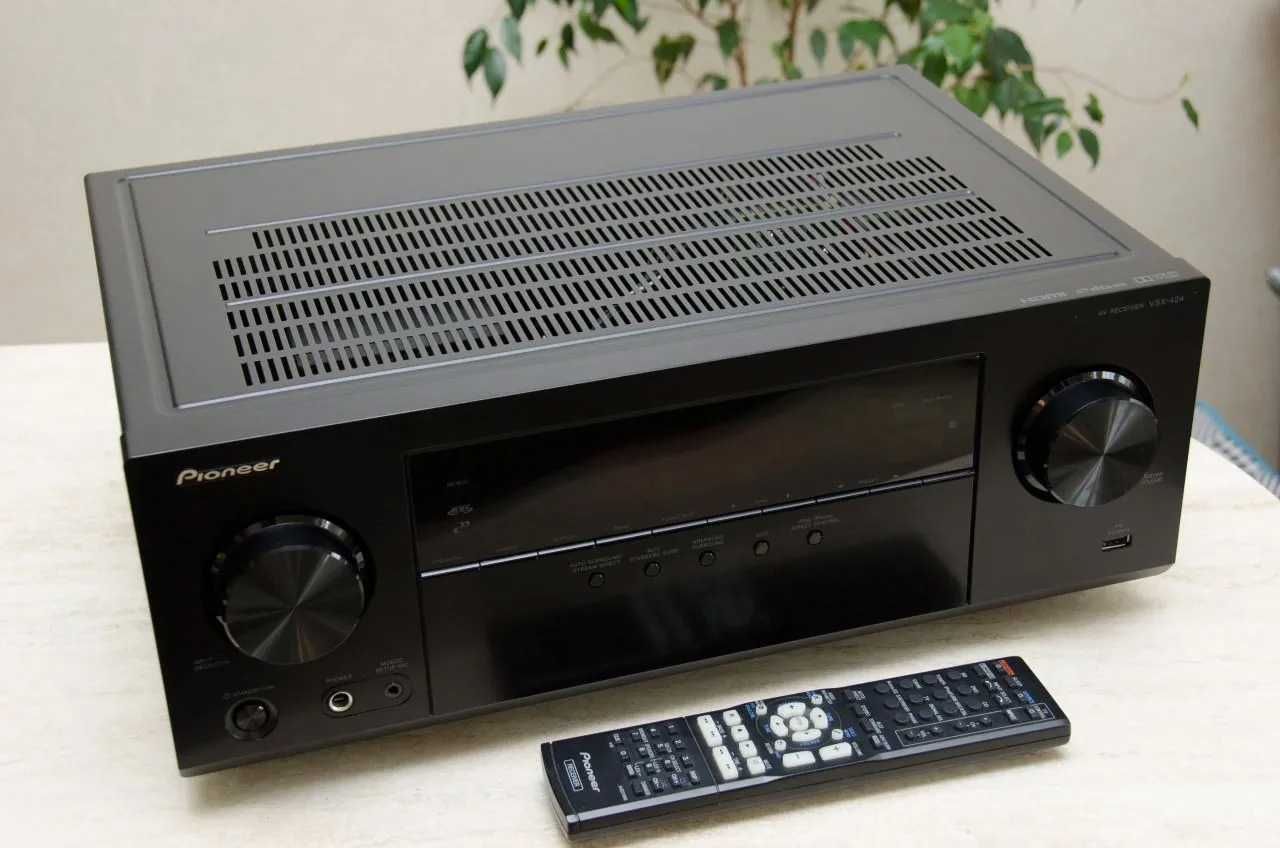 4 boxe JBL ES80 + 1 boxa centrala ES25C + receiver AV Pioneer