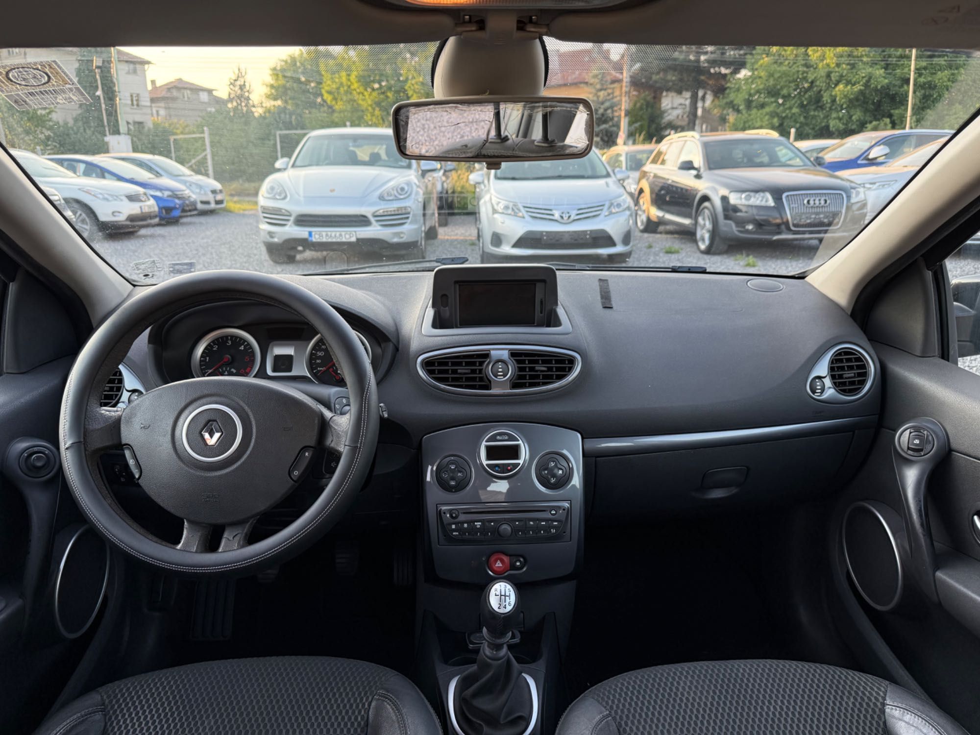 Renault Clio 1.5 dCi (75 кс)Регистриран / Обслужен / Кожа /Навигация
