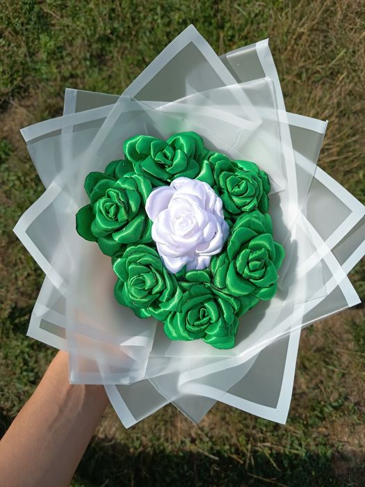 Buchet flori din Satin