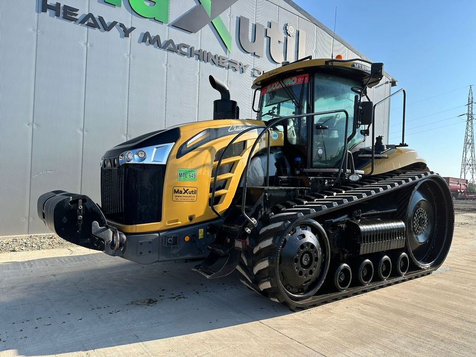 Challenger MT875E Tractor pe Senile Challenger Mt875e Tractor pe Senile