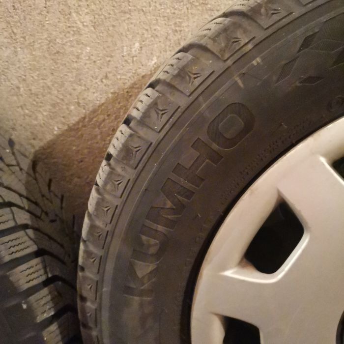 Гуми 195/65 15 с джанти за Vw