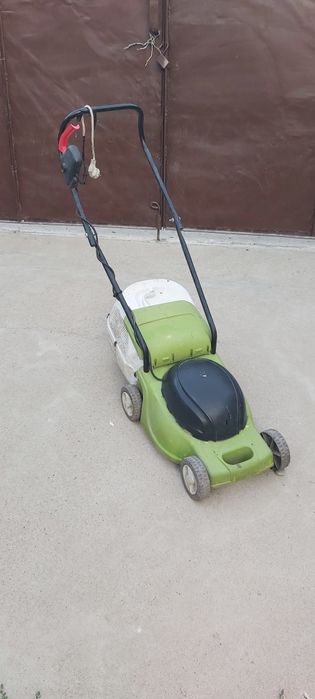 Электрическая газонокасилка