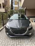Продавам Peugeot 208