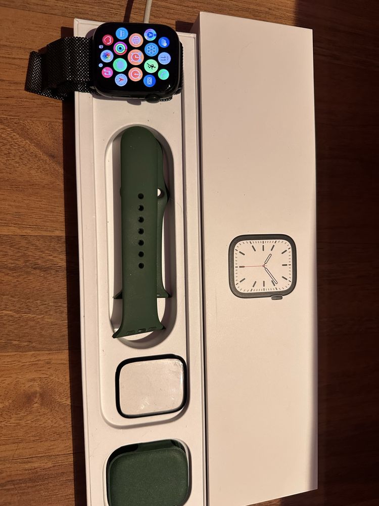 Vând apple serier 7 Green Aluminium Case 45 mm