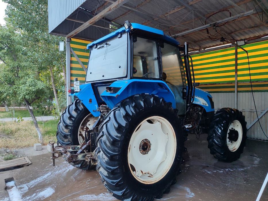 New holland T130