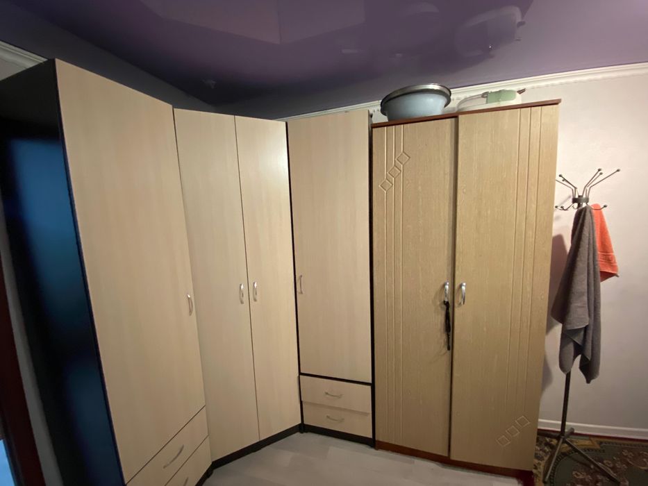 Продою шкаф угловой