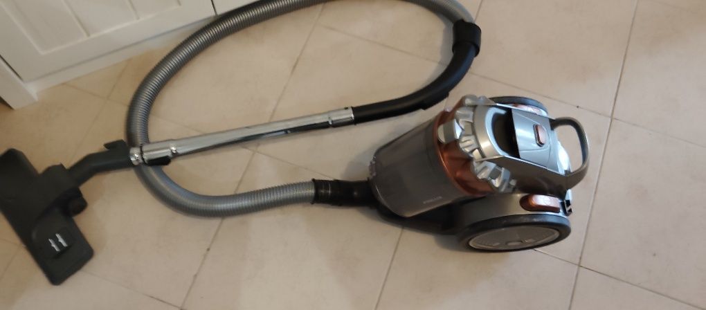 прахосмукачка finlux 700w