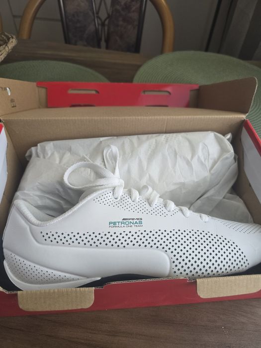 Продавам мъжки маратонки пума