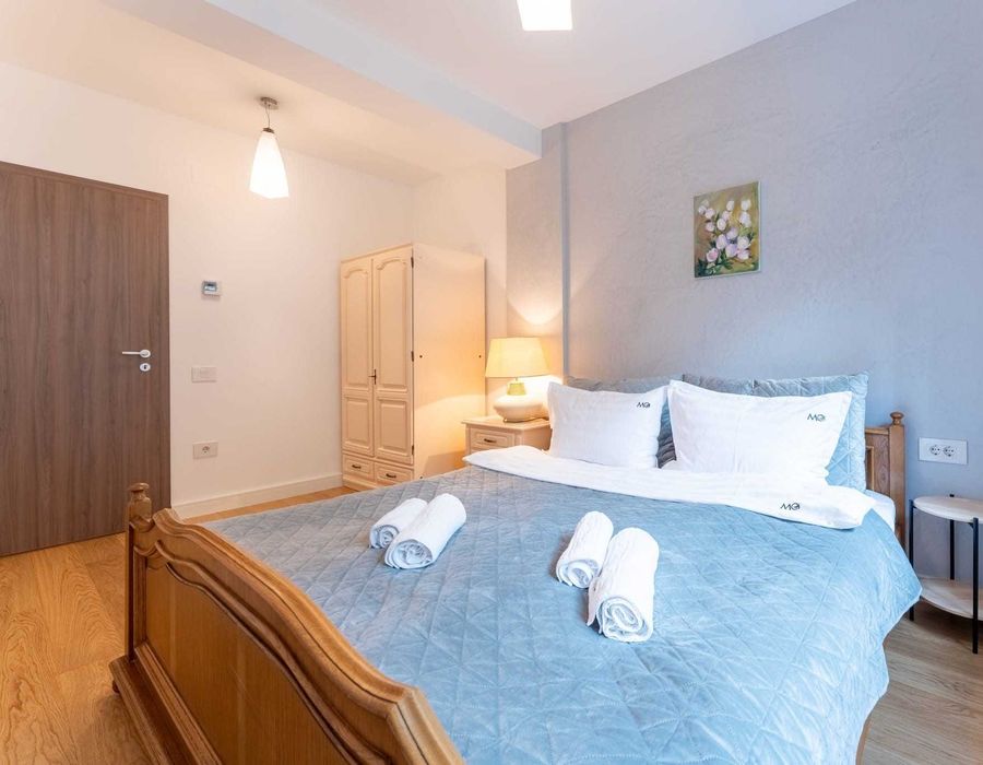 Apartament 3 camere | Central | Parcare subterană, boxă, grădină