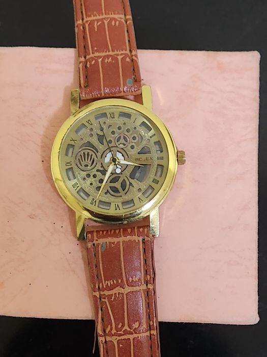 Rolex soat ,antiqa dizayn, chiroyli rang, charm tasmalar,