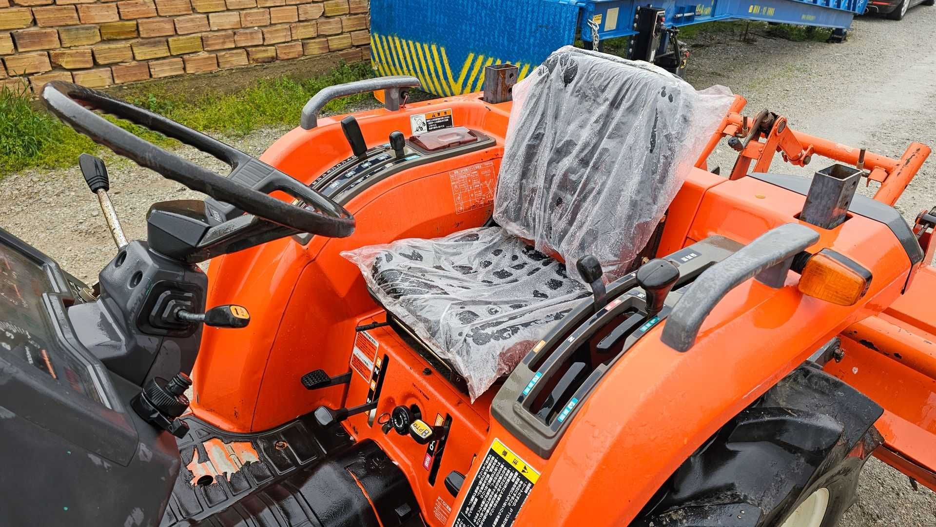 Японски трактор Hitachi NZ235 с фреза, 4x4, 23 кс., АграБГ Джолев