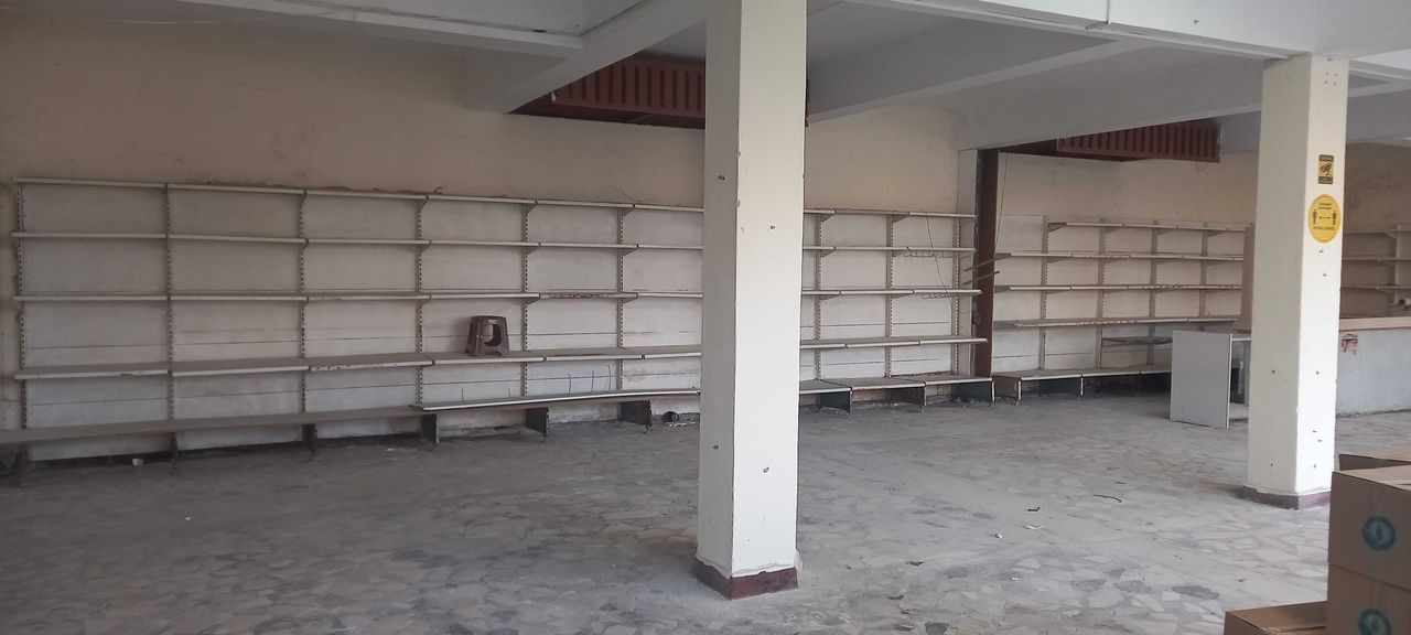 Дава се под наем Магазин в с. Айдемир, Област Силистра - 150 кв.м за 153 € - Снимка #3