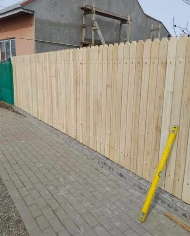 Executam garduri din scandura tabla cutata bca plasa bordurata