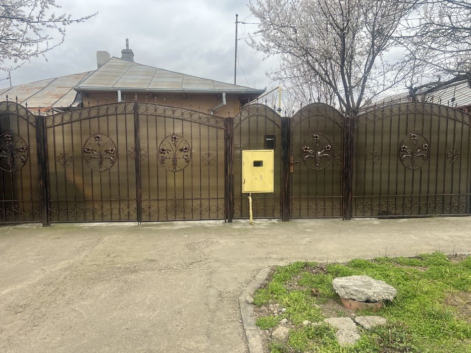 Casa de vanzare radu negru/chisinau