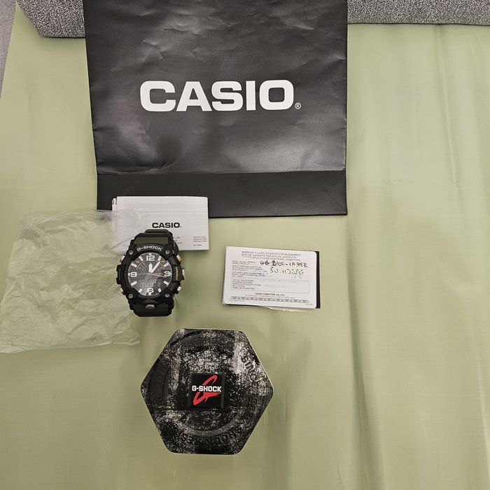 Часовник casio G-shock  GG- В 100