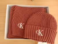 NOU Set dama căciulă și fular Calvin Klein, cărămiziu, elegant, classy