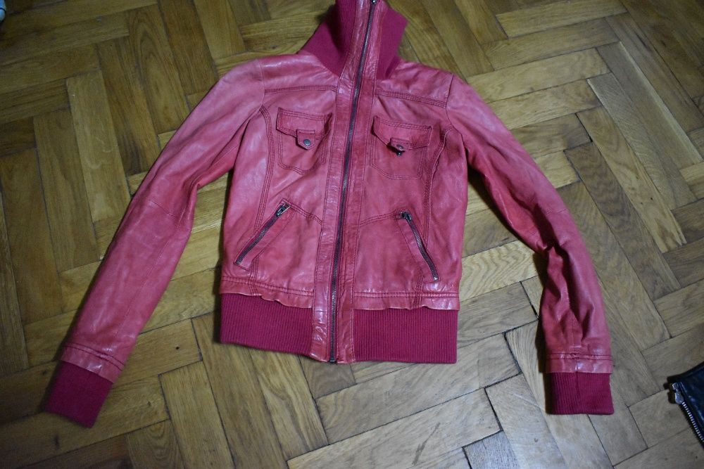 Geaca dama din piele marca Bershka