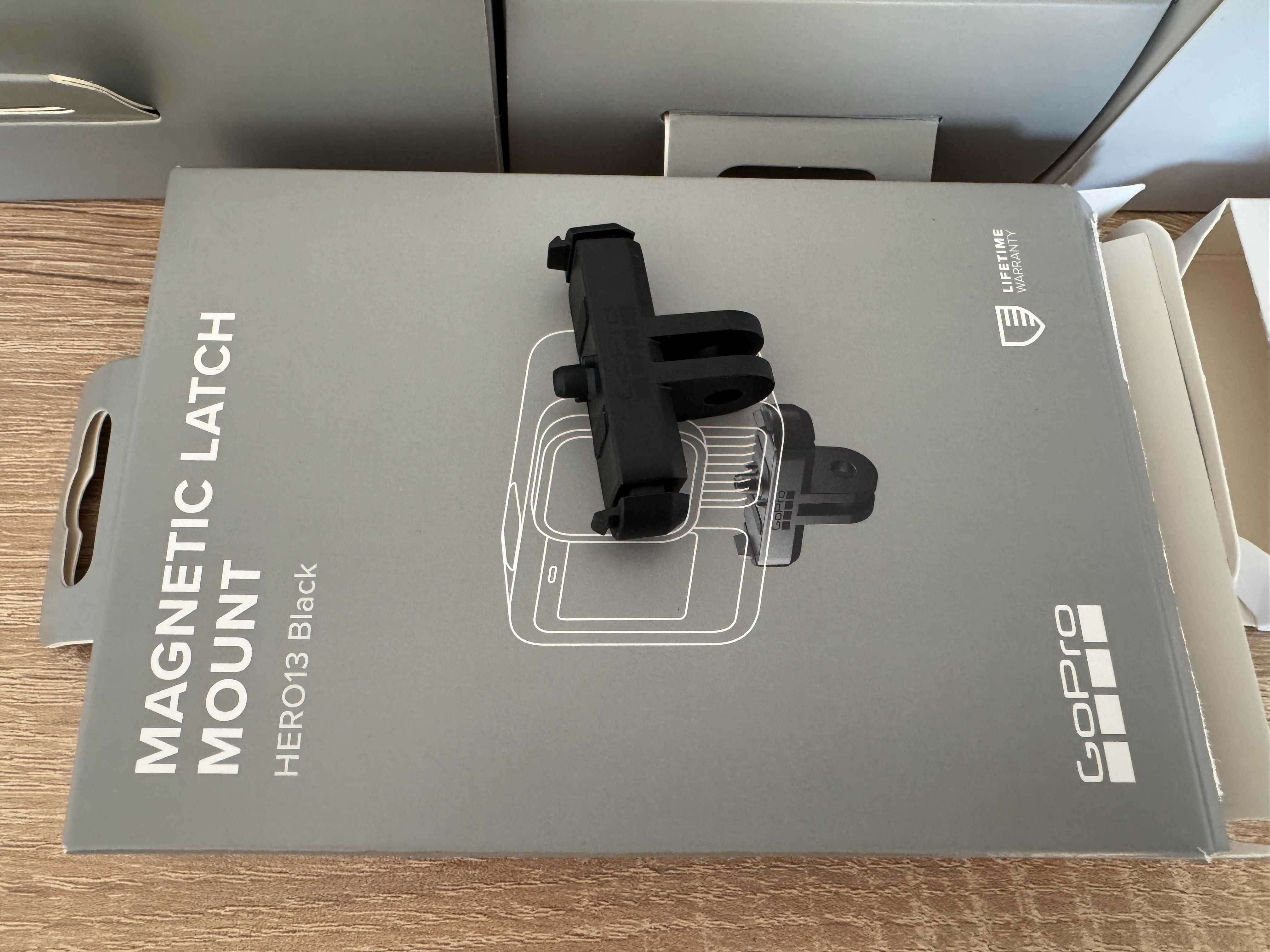GoPro Hero 13 Black + батерии + аксесоари (чисто нови)