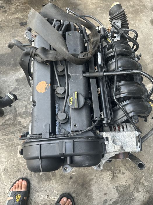 Двигатель форд фокс  1.6