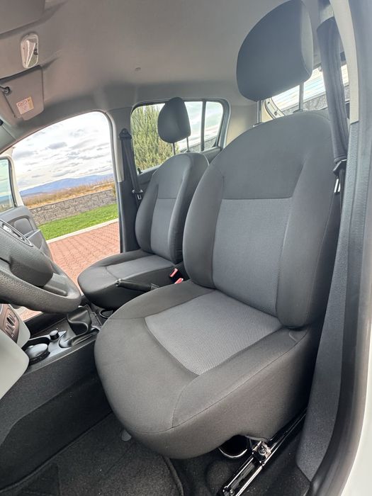 Vând Dacia Sandero 1.2 Benzină 75 CP 78.000 Km Euro 5 Unic Proprietar