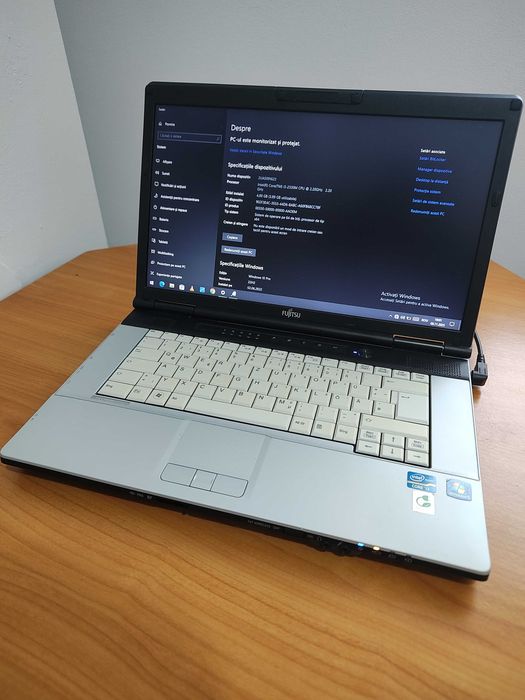 Laptop Fujitsu – i3, SSD, 4GB RAM