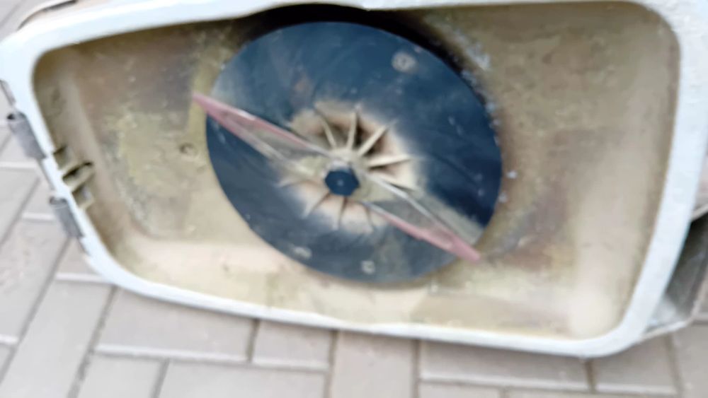 Masina electrica de tuns gazon