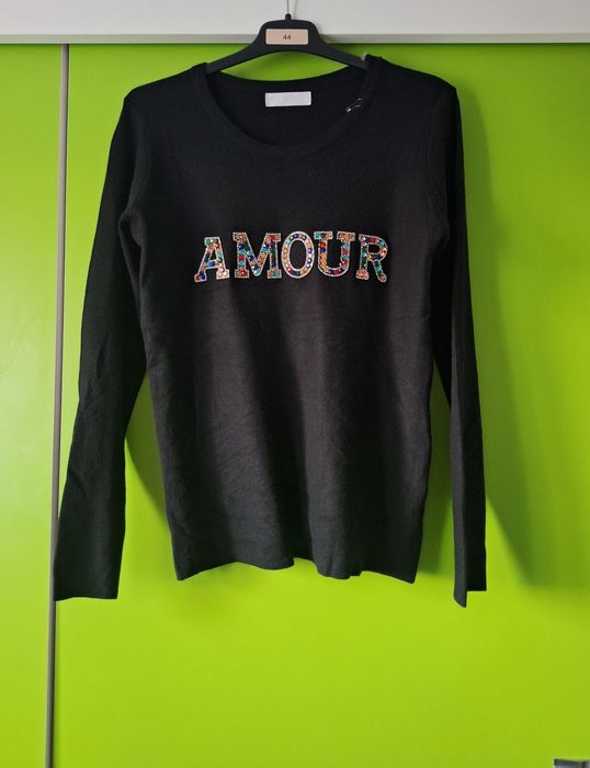 Pulover superb cu pietre strălucitoare