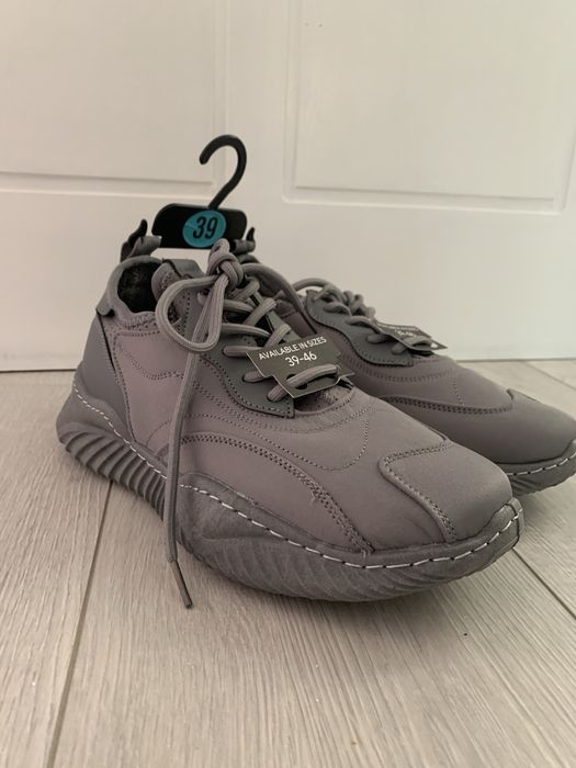 Мъжки спортни маратонки Нови.