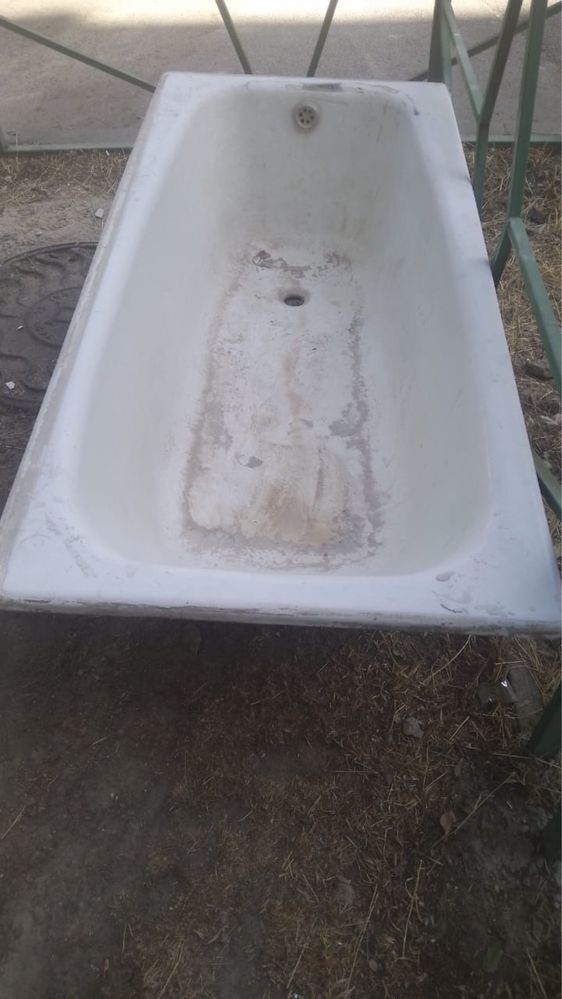 Продам чугунную ванну