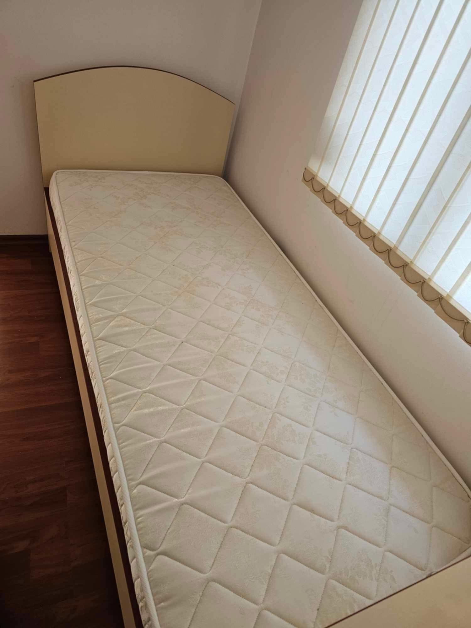 Два броя ъглови легла
