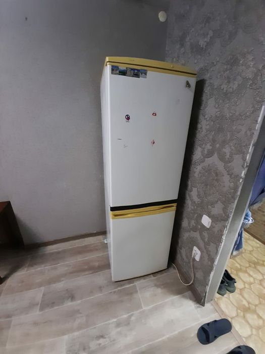 Продам холодильник