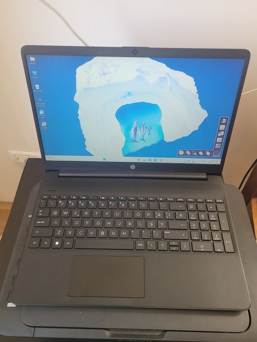 Laptop HP 15s-fq3020nq cu procesor Intel Celeron N4500, 15.6