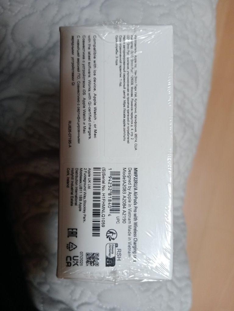 AirPods pro 1 generation with Wireless Charging case