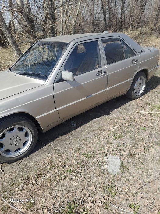 Продам Мерседес 190