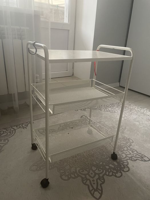 Продам метал.этажерку