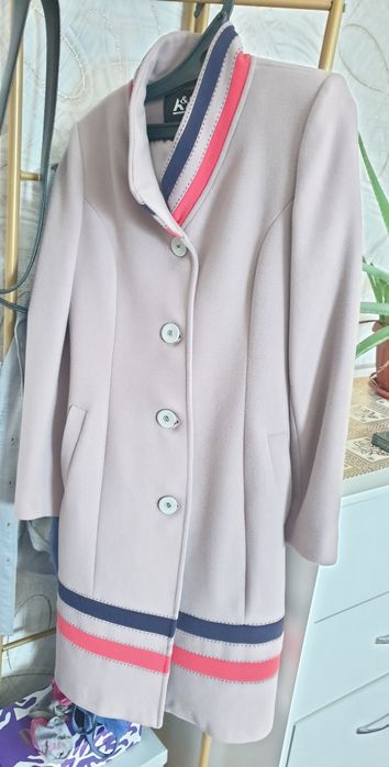 Продам женское пальто