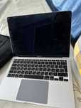 MacBook Air M1 256GB (серый) — рабочий, не работает экран