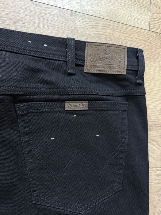 Blugi WRANGLER Regular Negru Barbati | Marime 44 x 32 (Talie 120 cm)