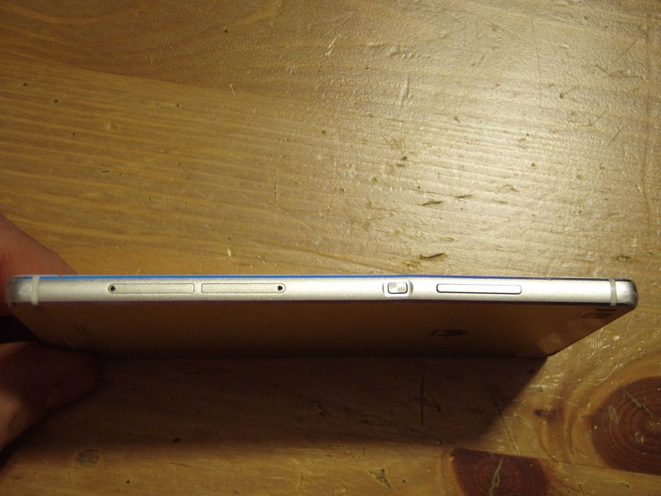 Huawei P8 GRA-L09 ROM 16 Gb RAM 3 Gb, functional in orice retea