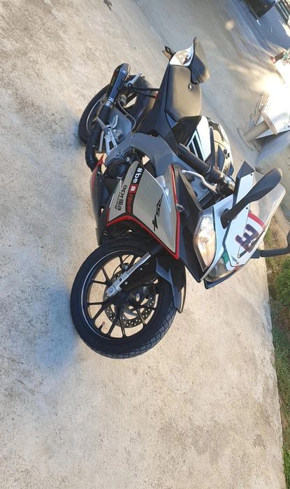 Vând aprilia rs4