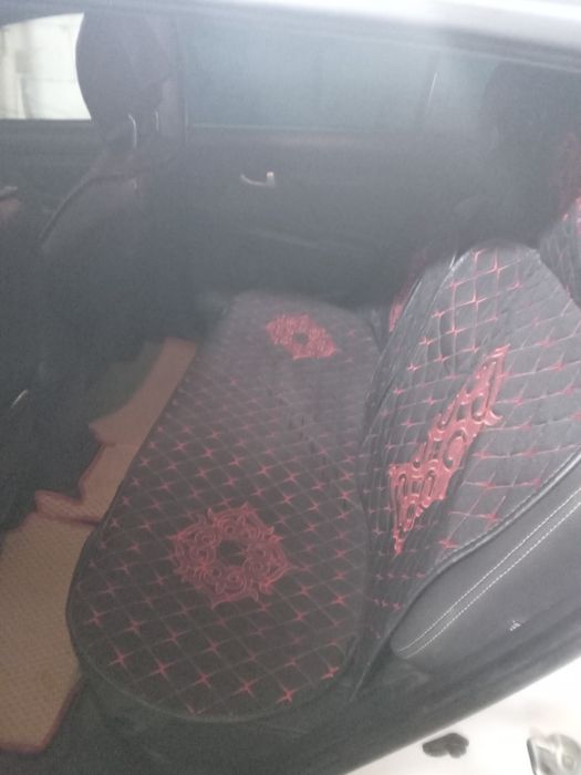 Продам авточехлы .