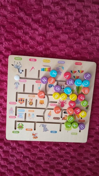 Vând jucării in stare buna