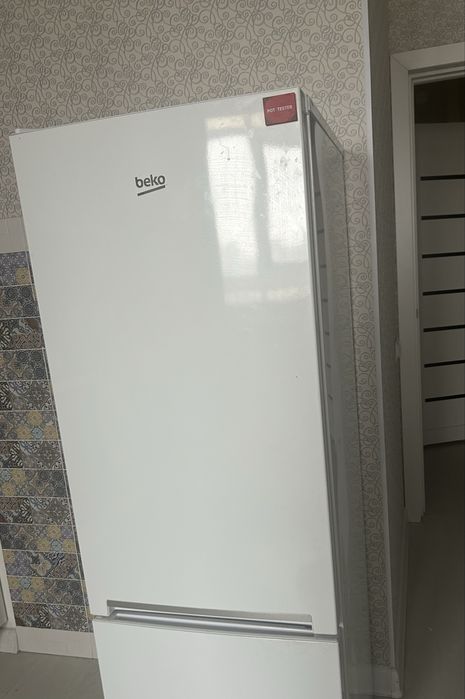 Продам нерабочий холодильник Beko