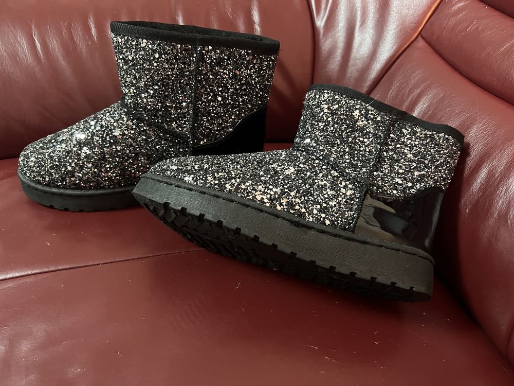 Cizme UGG style stralucitoare argintii glitter